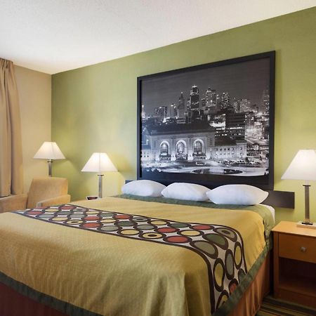 ซูเปอร์ 8 บาย วินด์แฮม ลีส์ ซัมมิต Motel ลีสซัมมิท ภายนอก รูปภาพ
