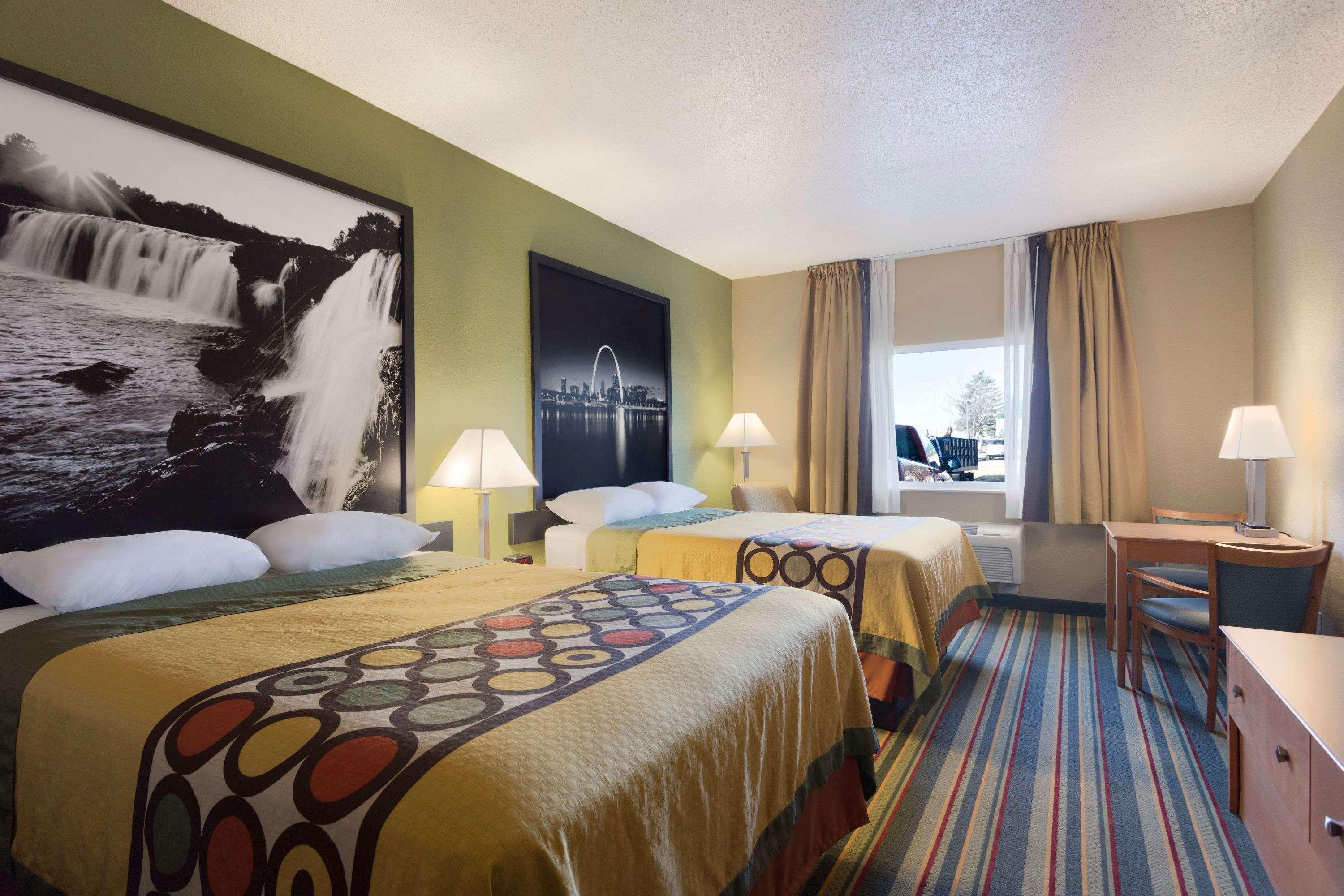 ซูเปอร์ 8 บาย วินด์แฮม ลีส์ ซัมมิต Motel ลีสซัมมิท ภายนอก รูปภาพ