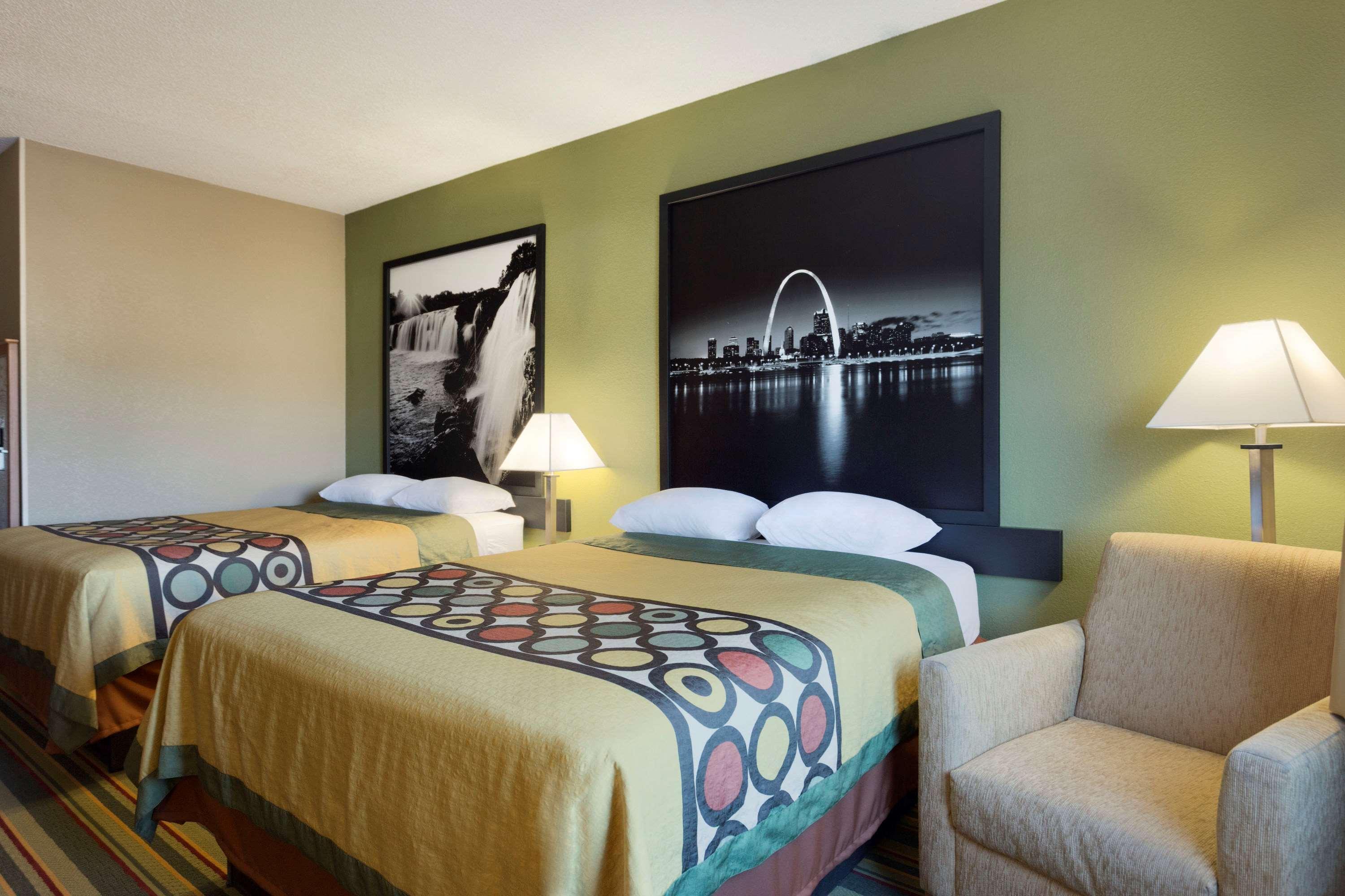 ซูเปอร์ 8 บาย วินด์แฮม ลีส์ ซัมมิต Motel ลีสซัมมิท ภายนอก รูปภาพ