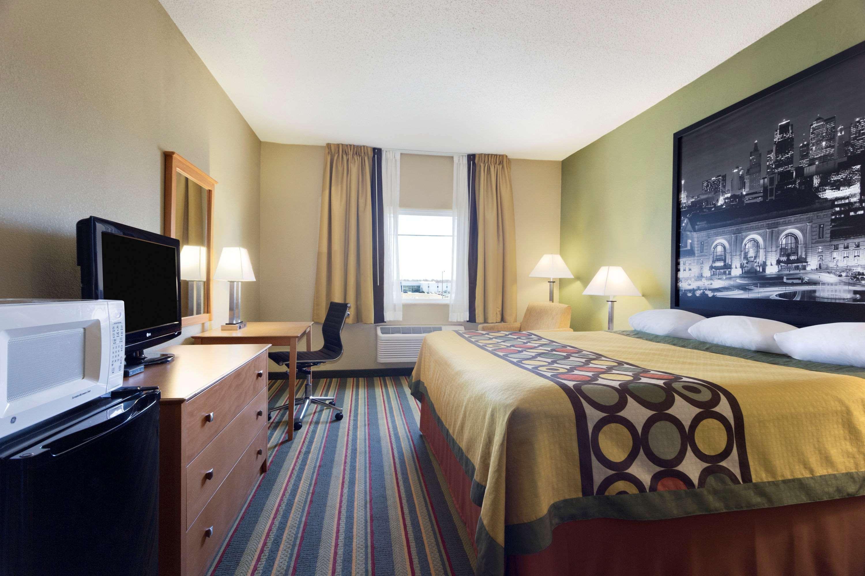 ซูเปอร์ 8 บาย วินด์แฮม ลีส์ ซัมมิต Motel ลีสซัมมิท ภายนอก รูปภาพ