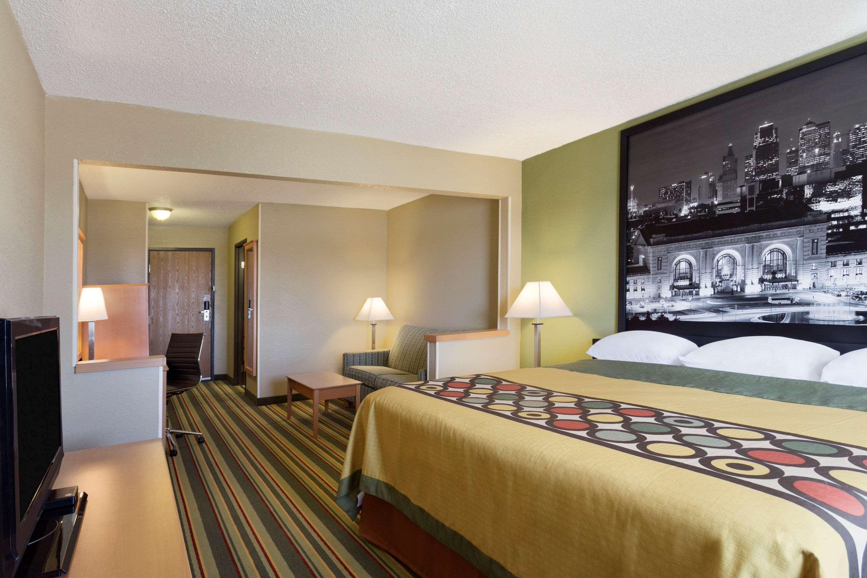 ซูเปอร์ 8 บาย วินด์แฮม ลีส์ ซัมมิต Motel ลีสซัมมิท ภายนอก รูปภาพ