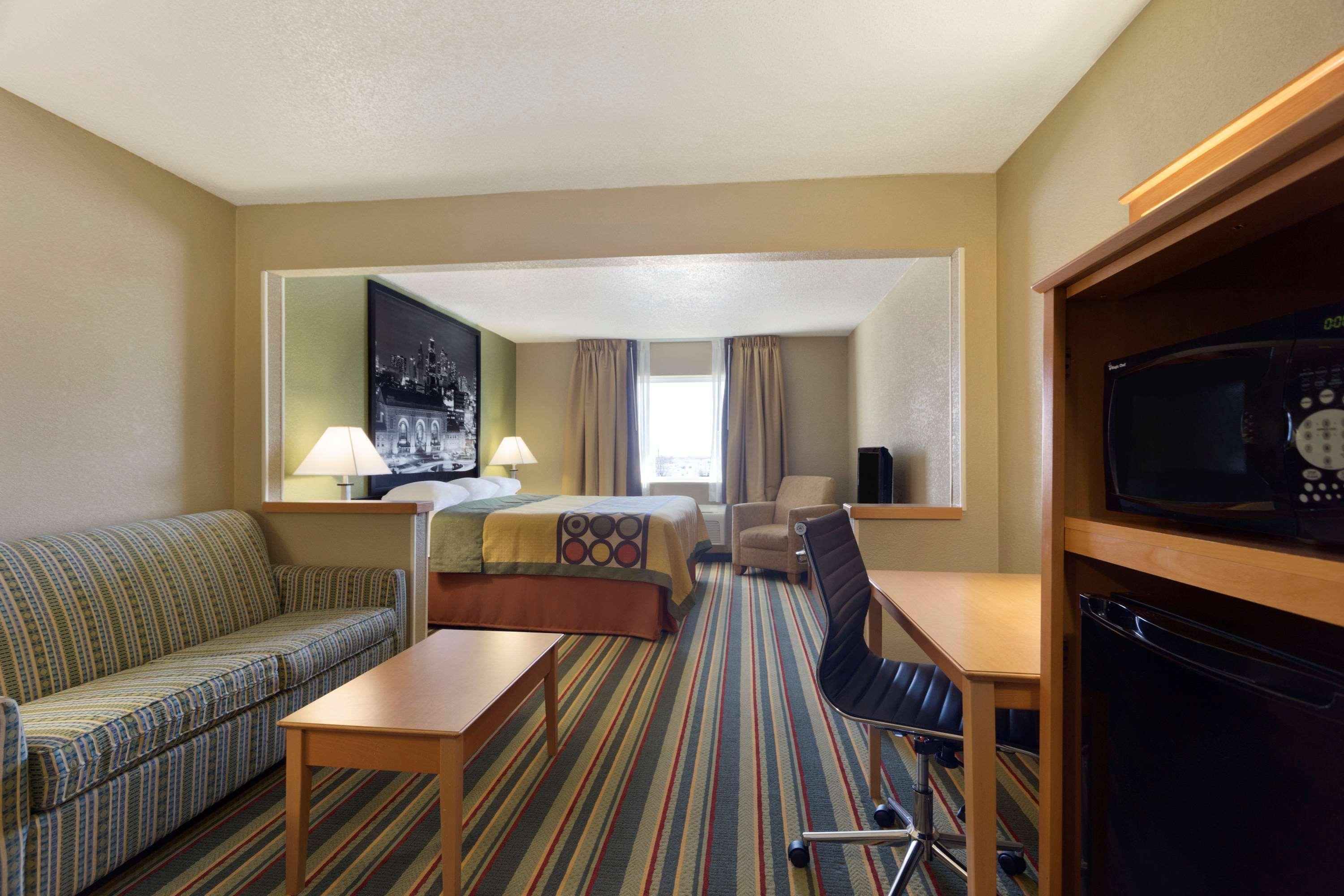 ซูเปอร์ 8 บาย วินด์แฮม ลีส์ ซัมมิต Motel ลีสซัมมิท ภายนอก รูปภาพ