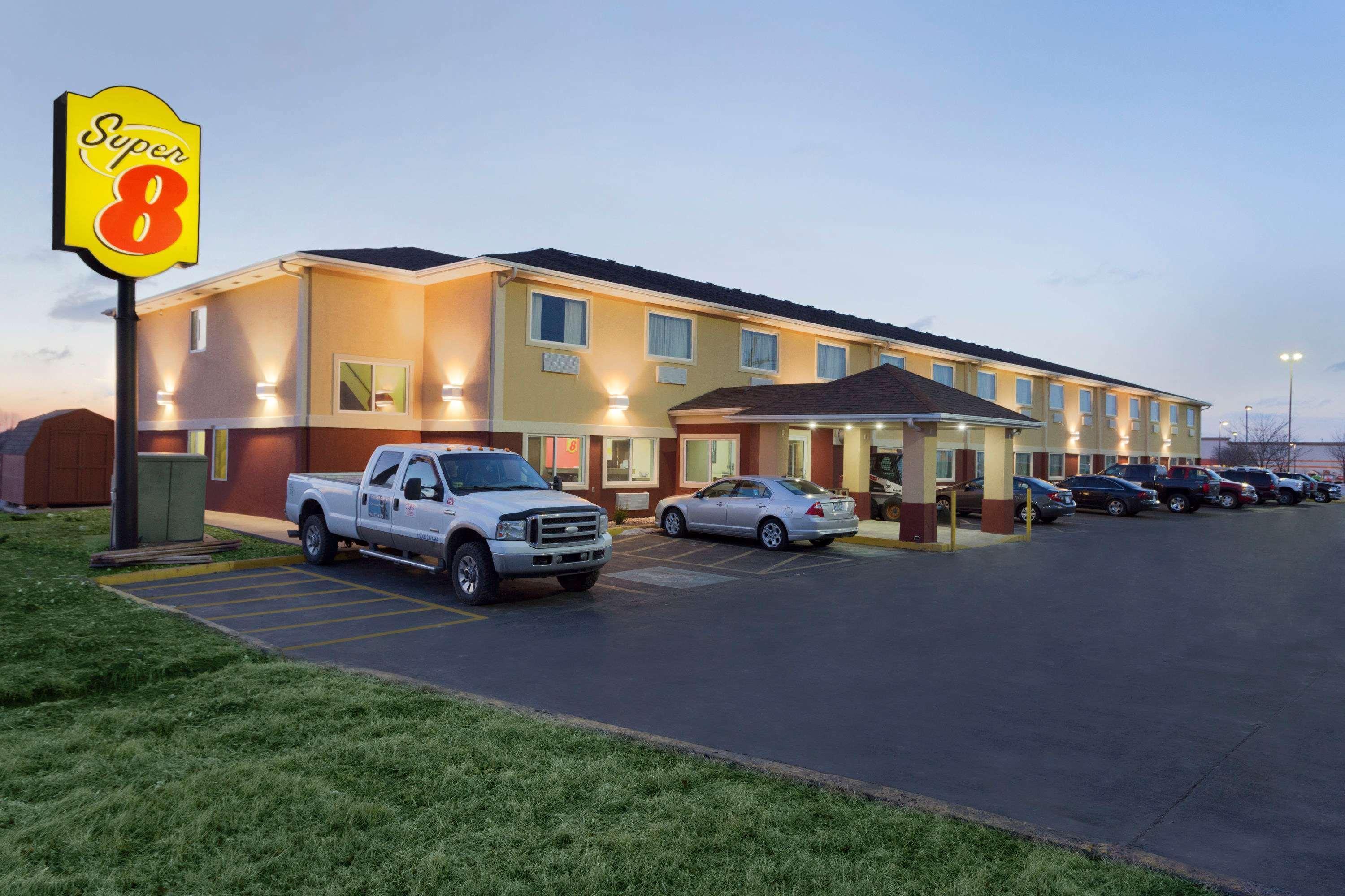 ซูเปอร์ 8 บาย วินด์แฮม ลีส์ ซัมมิต Motel ลีสซัมมิท ภายนอก รูปภาพ