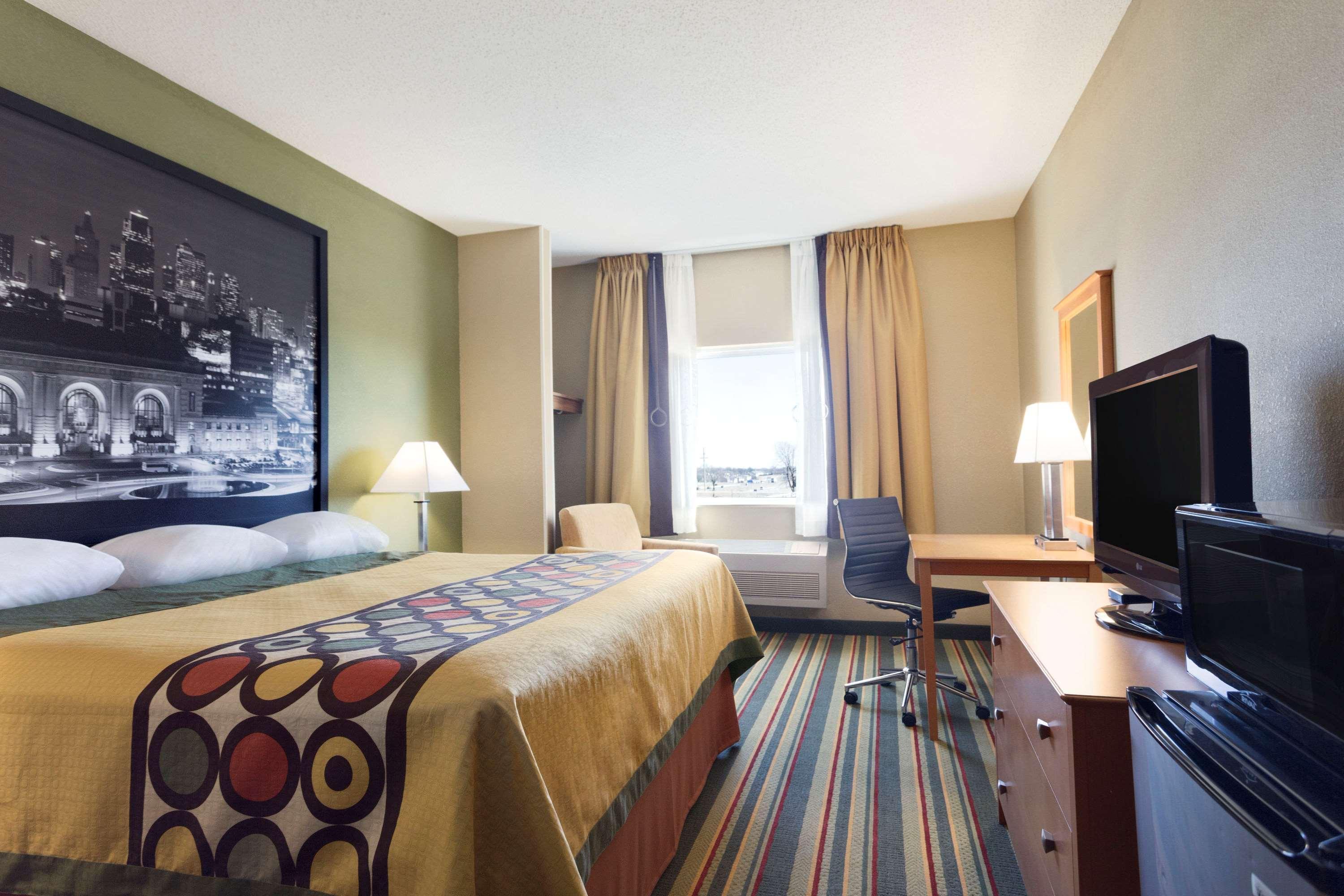 ซูเปอร์ 8 บาย วินด์แฮม ลีส์ ซัมมิต Motel ลีสซัมมิท ภายนอก รูปภาพ