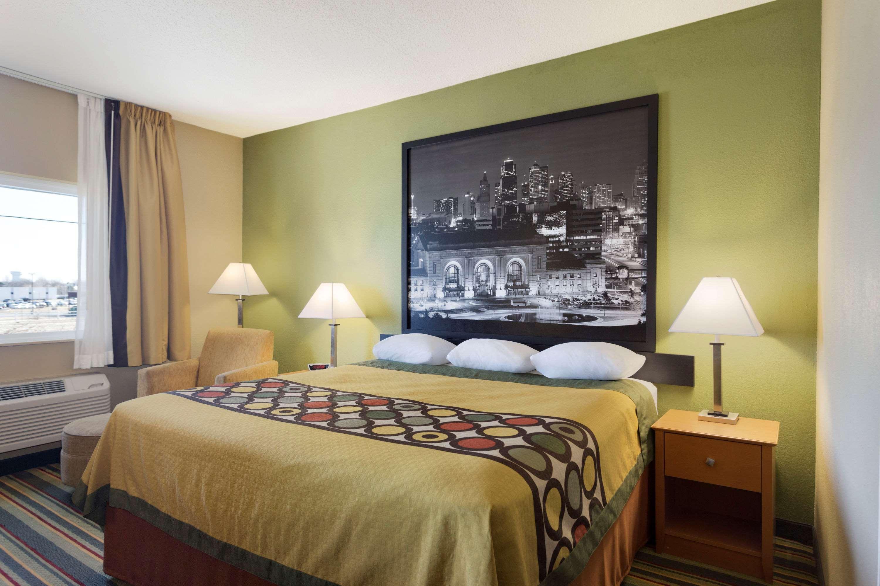ซูเปอร์ 8 บาย วินด์แฮม ลีส์ ซัมมิต Motel ลีสซัมมิท ภายนอก รูปภาพ